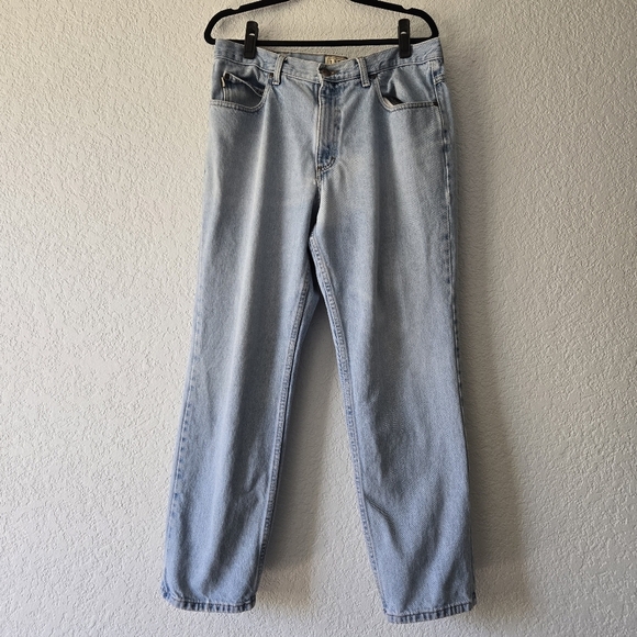 L L Bean Classic Fit 36X30 Light Wash Faded Mens Jeans - Picture 1 of 6